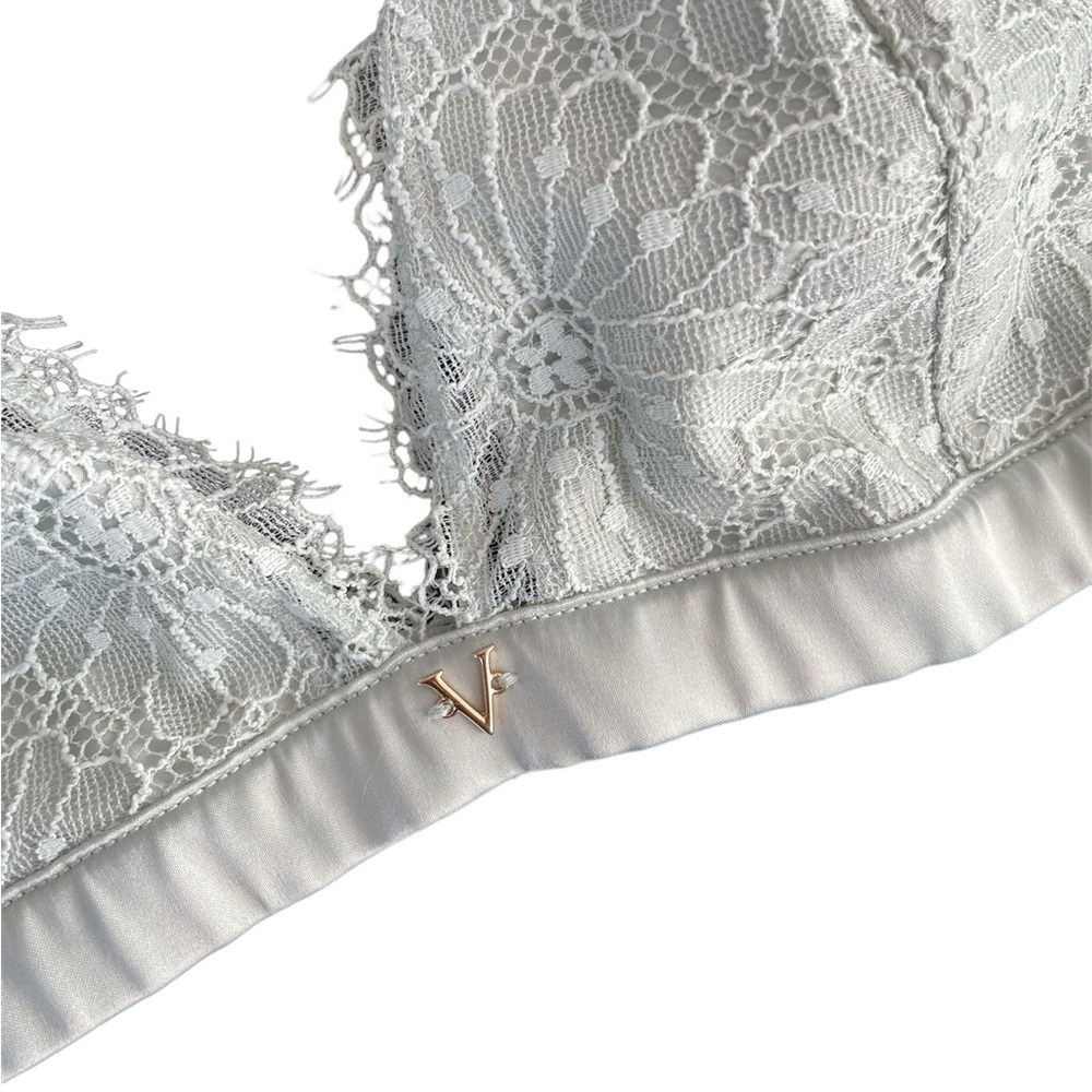 Vintage Victoria’s Secret lace bralette